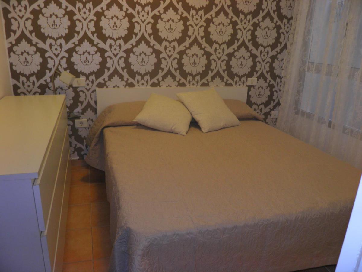 Апартаменты Apartamento En Playa De Сардина Экстерьер фото